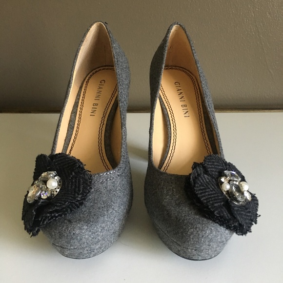 Gianni Bini Jewel Detailed Platform Pumps - Size 6 - Picture 3 of 7